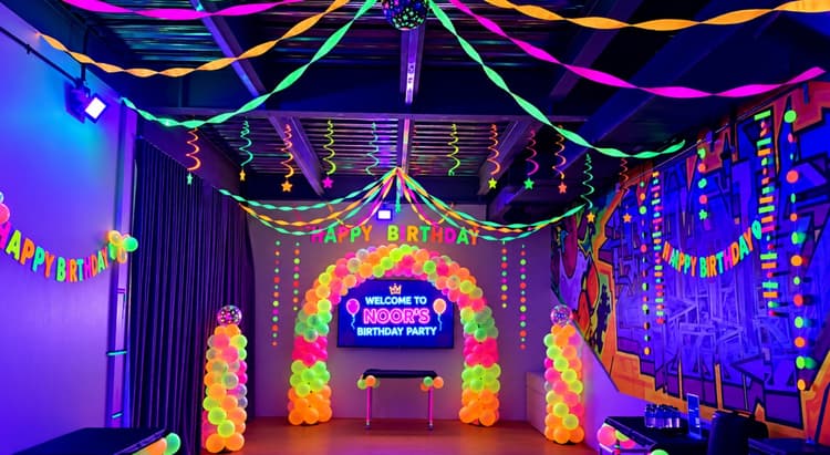 Neon-decorated private party room
