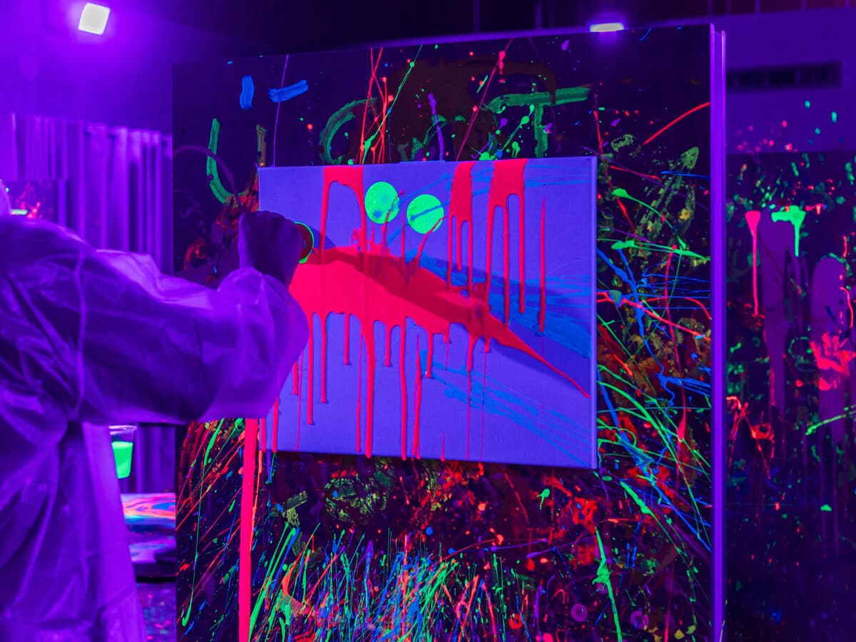 UV Neon Splat, Spin & Pour preview