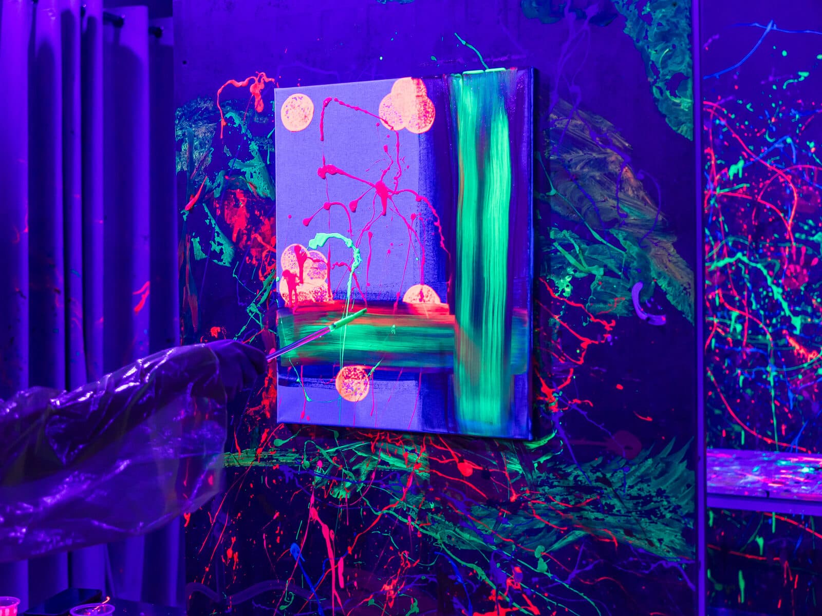 UV Neon Splat & Spin 4