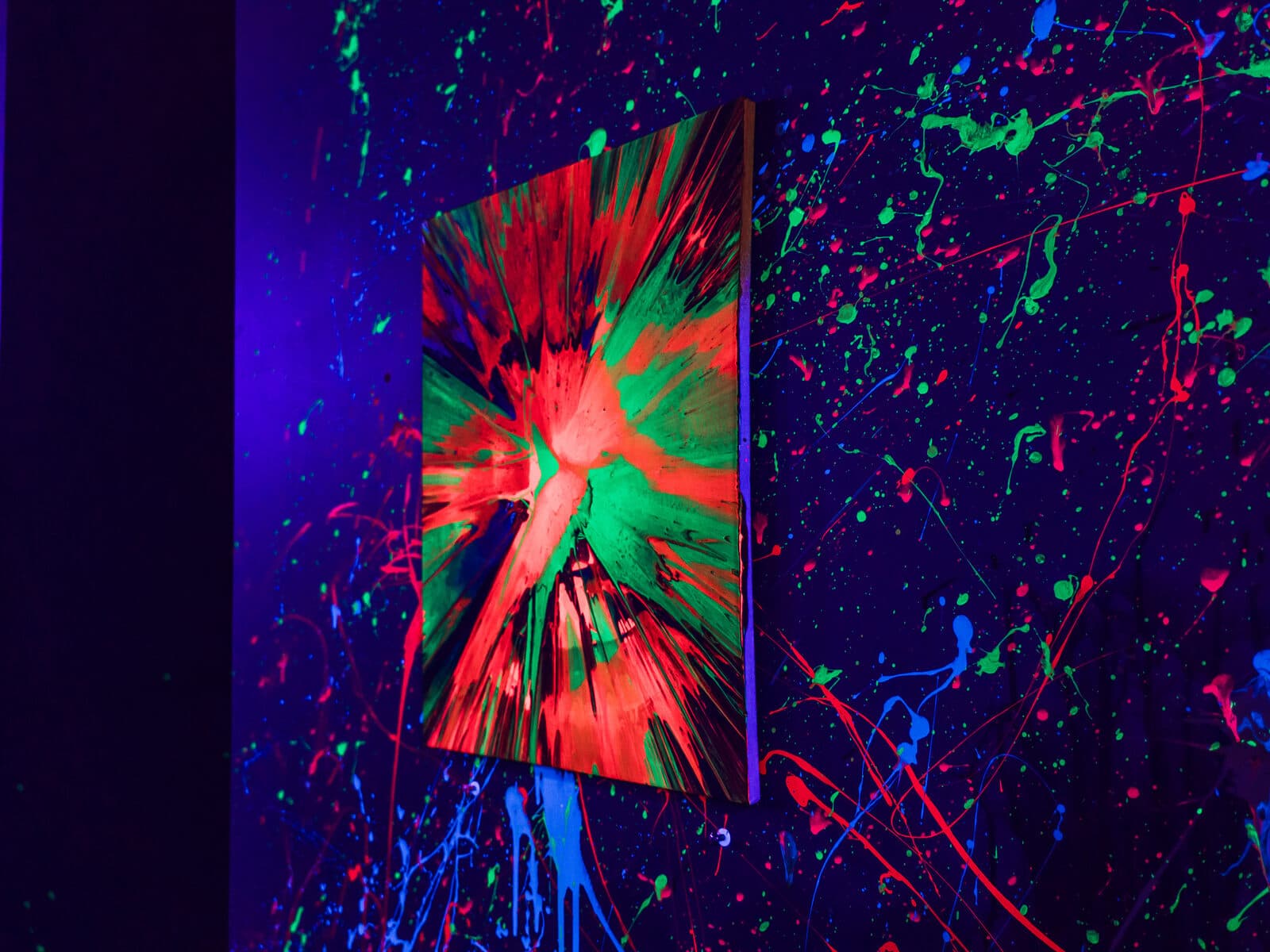 UV Neon Splat & Spin 2